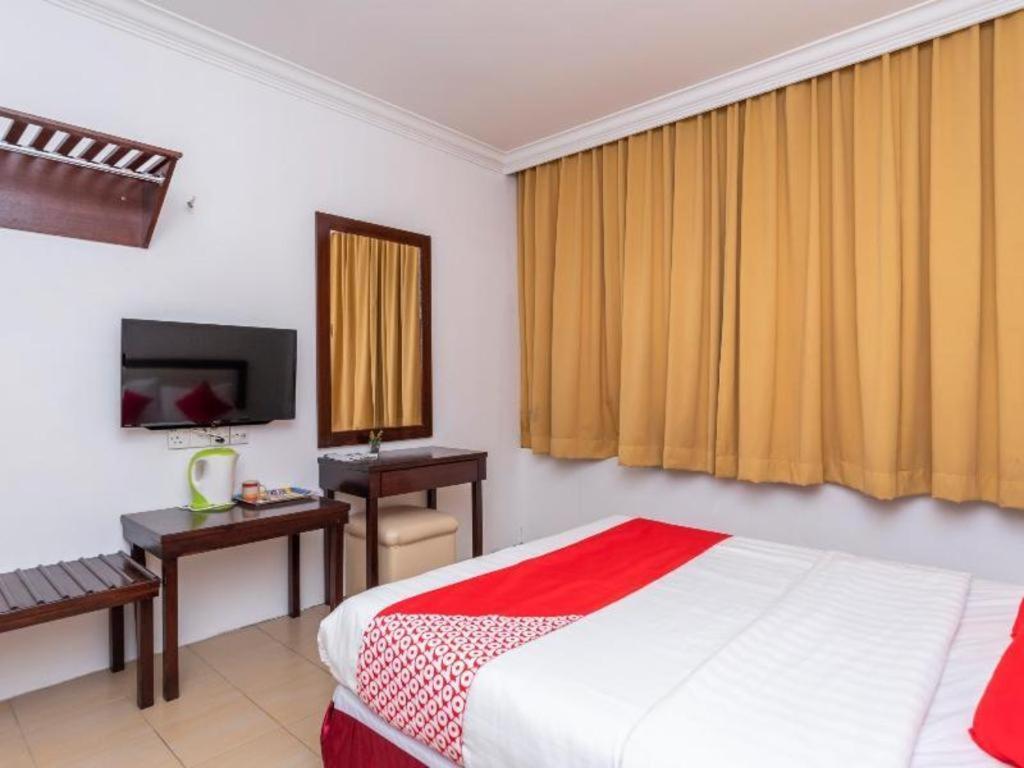 Super Oyo 1114 Neo Pegasus Hotel Сегамат Екстериор снимка