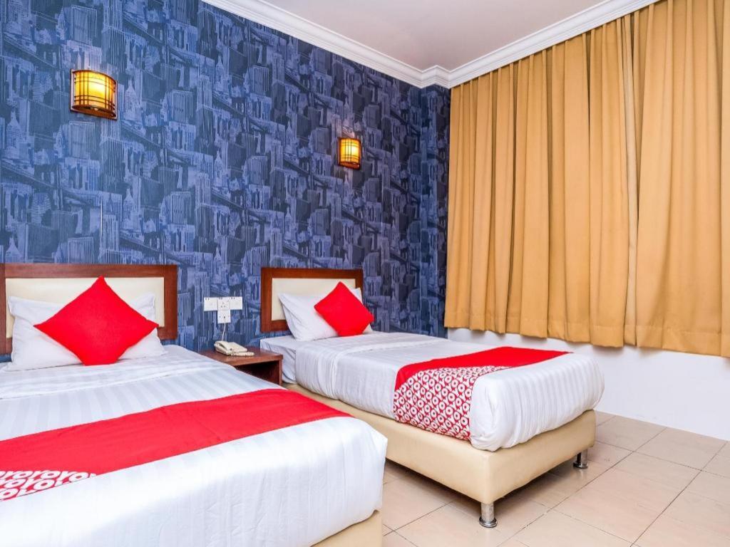 Super Oyo 1114 Neo Pegasus Hotel Сегамат Екстериор снимка