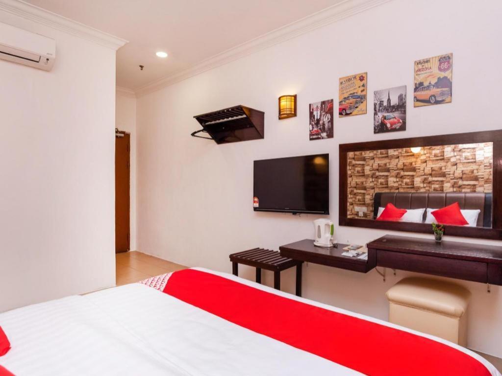 Super Oyo 1114 Neo Pegasus Hotel Сегамат Екстериор снимка