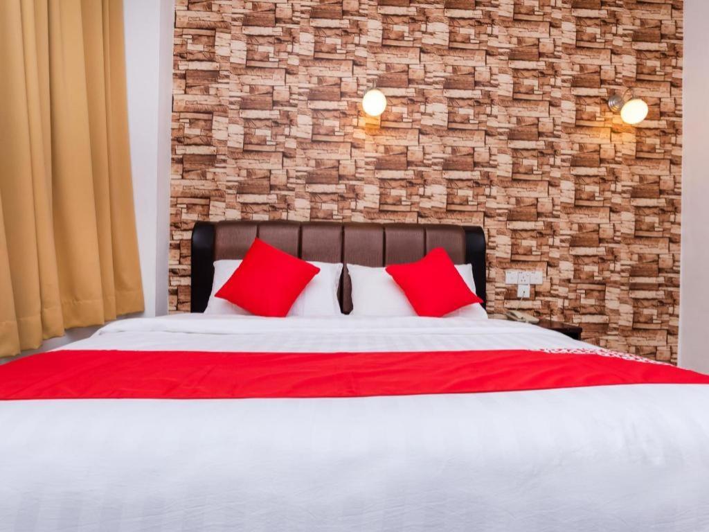 Super Oyo 1114 Neo Pegasus Hotel Сегамат Екстериор снимка