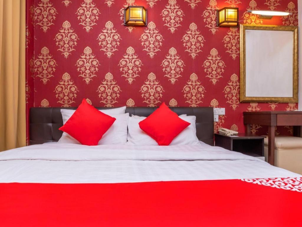 Super Oyo 1114 Neo Pegasus Hotel Сегамат Екстериор снимка